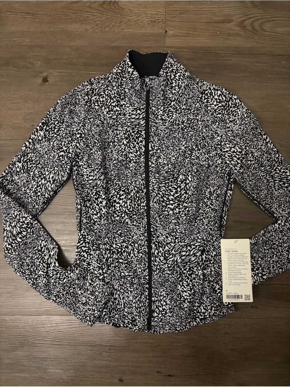 NWT Lululemon Instill Jacket Black White Zip Size 4